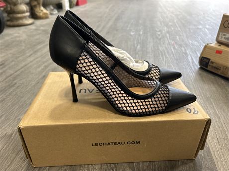 (NEW) LE CHATEAU HEELS - SIZE 37 - RETAIL $89