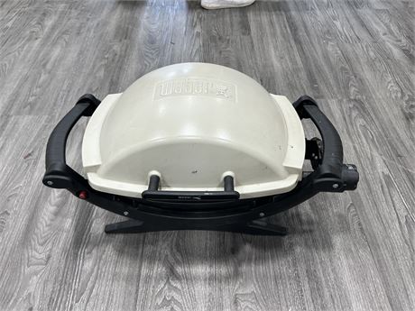 WEBER PORTABLE BBQ/GRILL - 26” WIDE