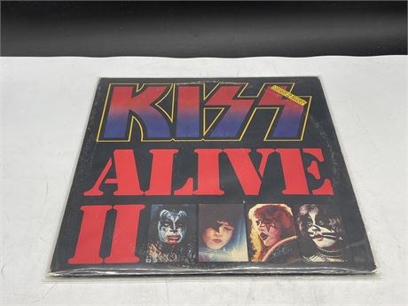 KISS - ALIVE II (DOUBLE LP) - EXCELLENT (E)