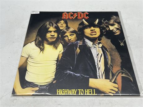 1998 AC/DC 180GRAM - HIGHWAY TO HELL - NEAR MINT (NM)