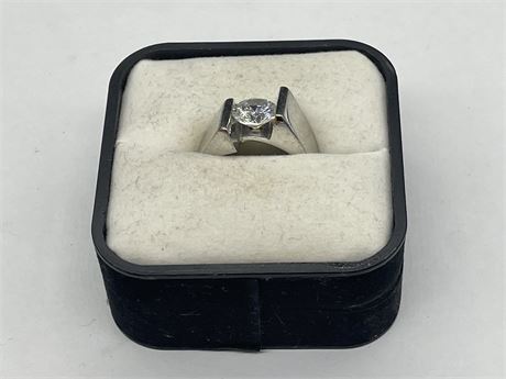 MARKED ESTATE RING SIZE 9.75