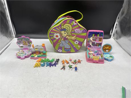 3 POLLY POCKET HOUSES, MISCELLANEOUS FIGURES IN CASE