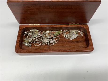 LOT OF STERLING SILVER JEWELRY IN WOOD JEWELRY CASE