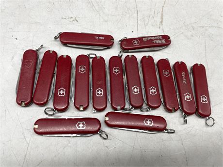 15 SWISS ARMY KNIVES