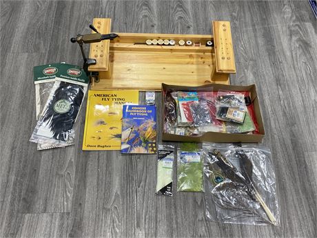 PORTABLE FLY TYING BENCH / VICE / TOOLS & NEW HACKLE (24”X11”)
