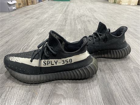 MENS YEEZY BOST 350 V2 OREO SHOES SIZE 9.5 - UNAUTHENTICATED