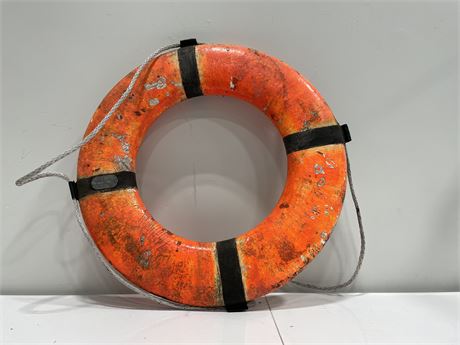 VINTAGE BOUY FROM THE 60’s - 31” DIAMETER