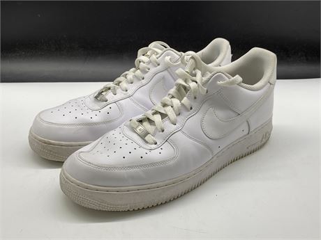 NIKE AIR FORCE 1 - MENS SIZE 13