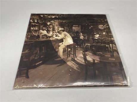 LED ZEPPELIN - IN THROUGH THE OUT DOOR - NEAR MINT (NM)