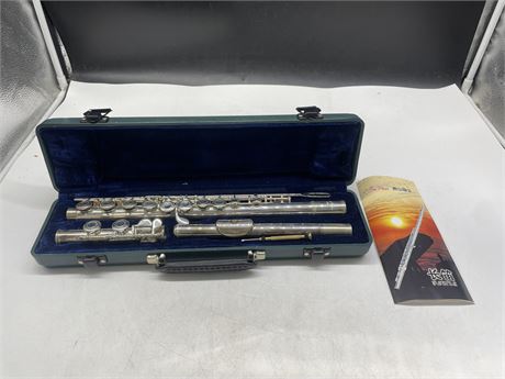 TAIPHAN FLUTE IN CASE