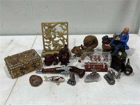 LOT OF COLLECTABLES / DECOR