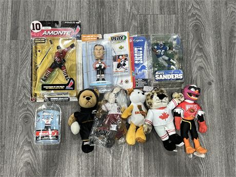 LOT OF SPORT COLLECTABLES