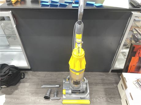 CLEAN WORKING DYSON DC07 WITH ATTACHMENTS