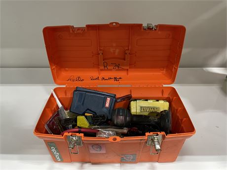 TOOL BOX FILLED W/ ACCESSORIES (BOX HAS ONE WORKING CLAMP - ACCESSORIES AS IS)