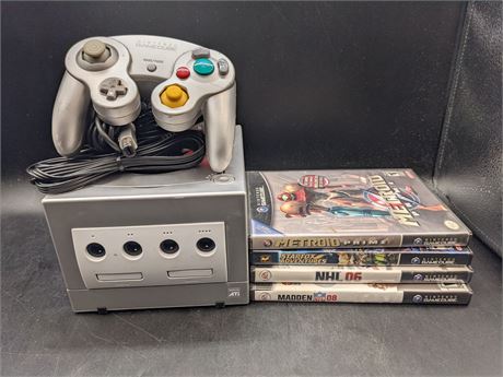 GAMECUBE CONSOLE & GAMES - VERY GOOD CONDITION