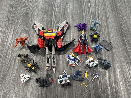LOT OF MOSTLY TRANSFORMERS TOYS & ACCESSORIES
