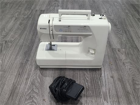 KENMORE 385-12312 SEWING MACHINE (Tested)