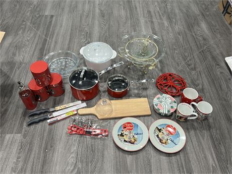 LOT OF MOSTLY NEW HOUSE WARE ITEMS