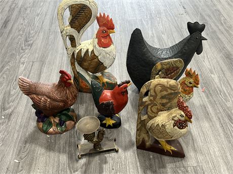 LOT OF ROOSTER DECORATIONS (Tallest is 20”)