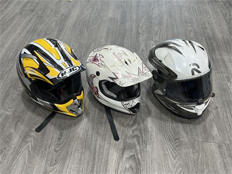 3 MOTORCYCLE HELMETS - UNAWARE IF CSA APPROVED / AS IS