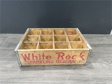 VINTAGE WHITE ROCK WOOD SODA BOX - 17”x13”x5”
