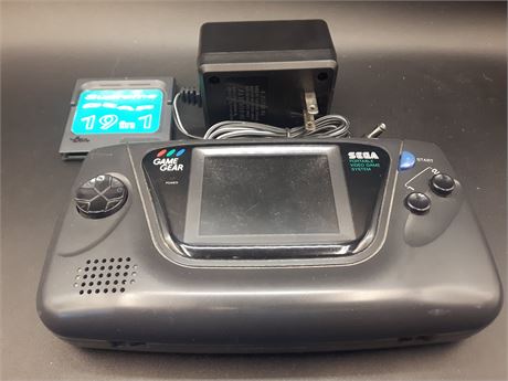 GAME GEAR CONSOLE WITH GAME - VERY GOOD CONDITION