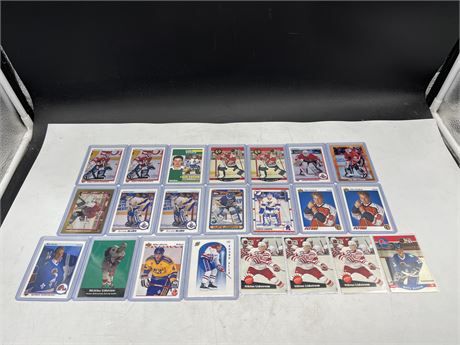 LOT OF EARLY 90’s ROOKIE CARDS