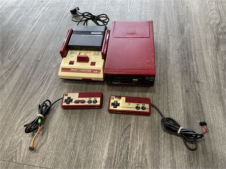 NINTENDO JAPANESE FAMICOM SYSTEM & DISC DRIVE (UNTESTED) (AS IS)
