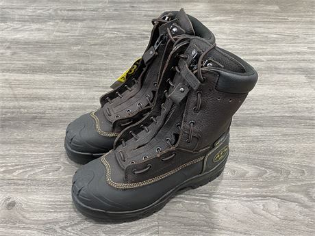 SIZE 9.5 BRAND NEW STEEL TOE OLIVER BRAND WORK BOOTS  - SPECS IN PHOTOS