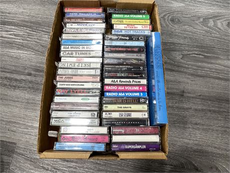 LARGE LOT OF CASSETTES - COUNTRY + VARIOUS ARTESTS