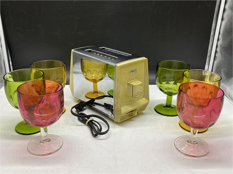 VINTAGE MCM VIKING TOASTER & 6 COLOUR GLASSES (6” TALL)
