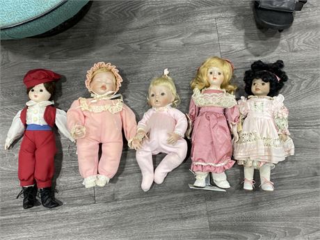 LOT OF 5 MISC AND THEME DOLLS - SEE PICS FOR DETAILS