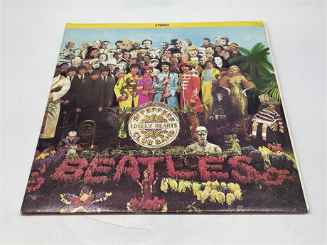 SGT. PETTERS LONELY HEARTS CLUB BAND - THE BEATLES - EXCELLENT (E)