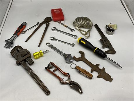 LOT OF MISC TOOLS (Some vintage)