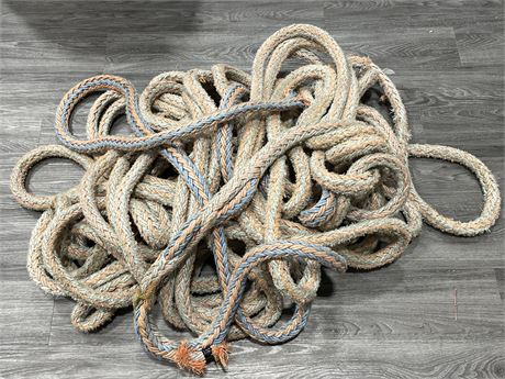 100FT OF NAUTICAL BOAT ROPE - APPROX.