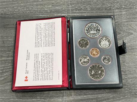 ROYAL CANADIAN MINT 1978 DOUBLE DOLLAR COIN SET (HAS SILVER CONTENT)