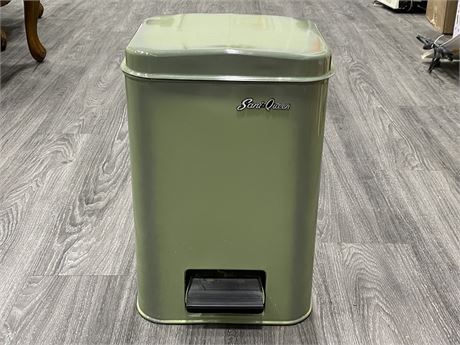 MCM AVOCADO SANI QUEEN GARBAGE CAN - SUPER CLEAN / AS NEW (11.5”X17.5”)