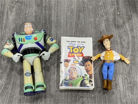 TOY STORY 2 VHS W/BUZZ AND WOODY