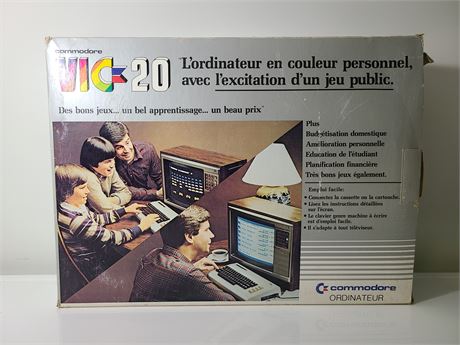 VINTAGE VIC-20 COMPUTER