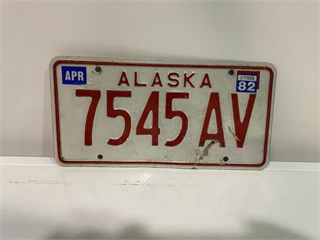 1982 ALASKA LICENSE PLATE
