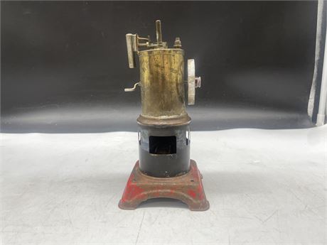 SMALL TOY STEAM ENGINE 7”