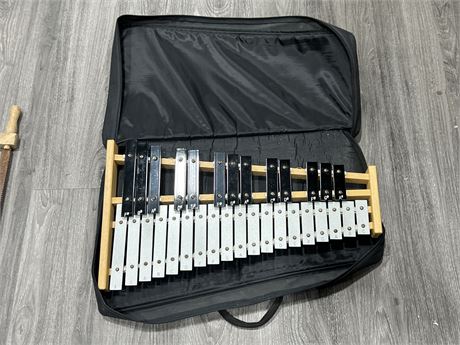 PROFESSIONAL XYLOPHONE & CASE