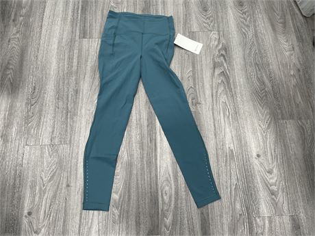 (NEW WITH TAGS) LULULEMON SWIFT SPEED HR TIGHT SIZE 28