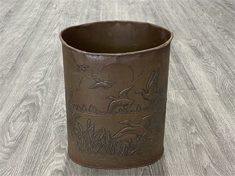 ANTIQUE EMBOSSED DUCK HUNTING SCENE GARBAGE CAN (10”X13”)