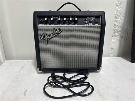 FENDER FRONTMAN 15G AMP W/CABLE