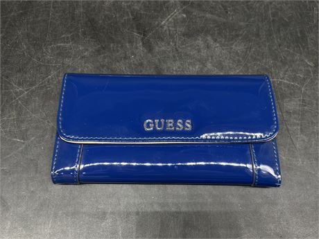 SMALL GUESS HAND PURSE 7” LONG