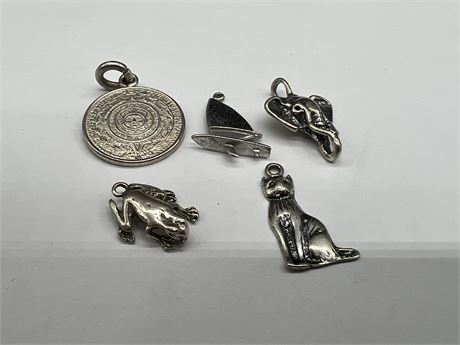 LOT OF STERLING SILVER CHARMS