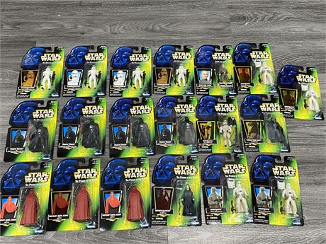 19 UNOPENED STAR WARS COLLECTABLES