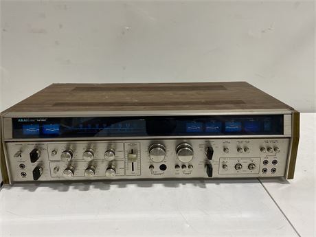AKAI MODEL AS-980 4 CHANNEL RECEIVER (Turns on)