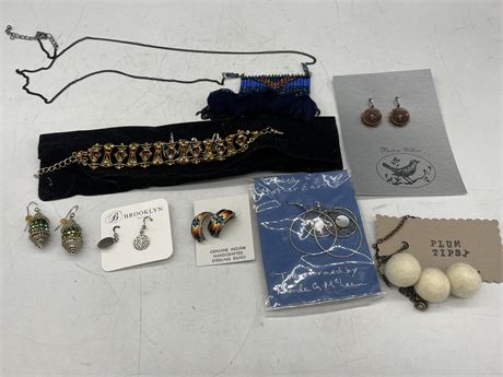 LOT OF ASSORTED NEW JEWELLERY
